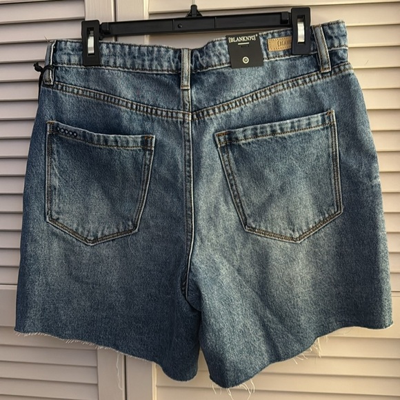 Blank NYC Jean Denim Shorts NWT Size 29 Distressed Eco Friendly - Picture 4 of 4